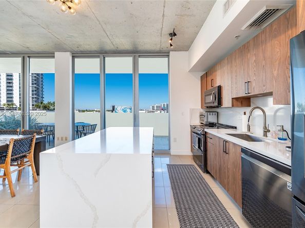 3470 E Coast Ave H0704, Miami FL 33137