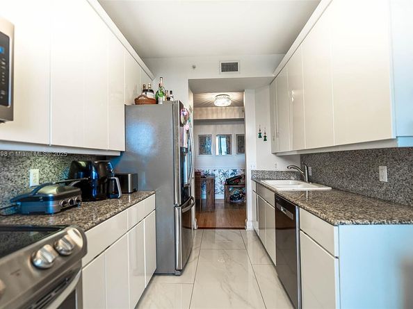 888 Brickell Key Dr 903, Miami FL 33131