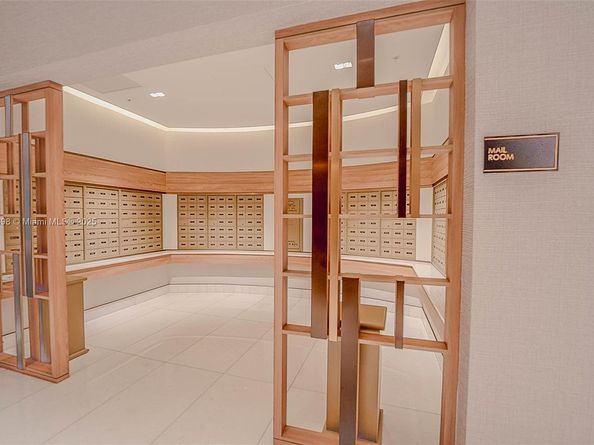 888 Brickell Key Dr 903, Miami FL 33131