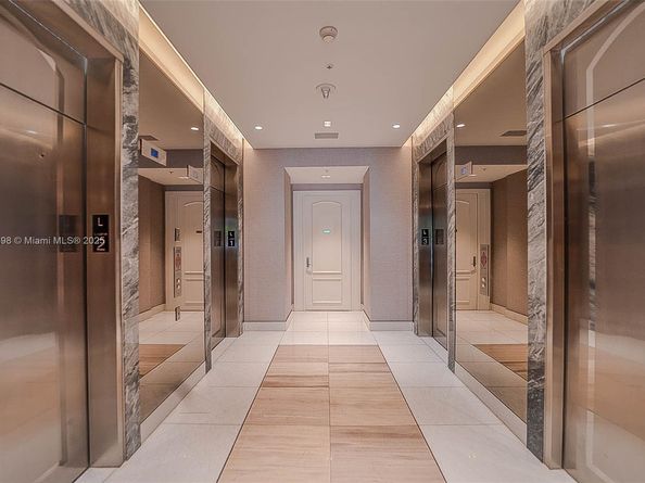 888 Brickell Key Dr 903, Miami FL 33131