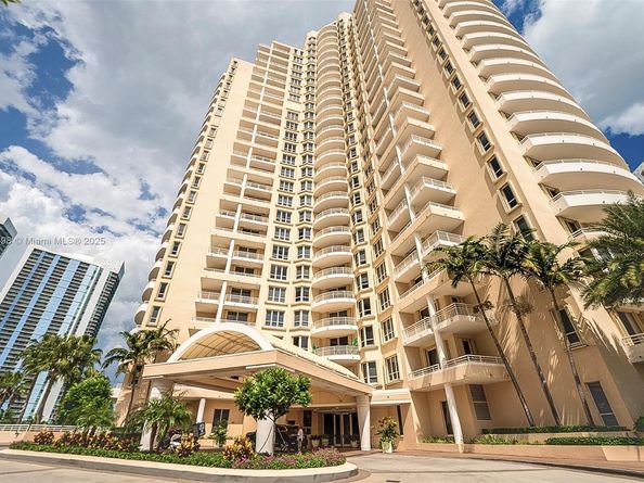888 Brickell Key Dr 903, Miami FL 33131