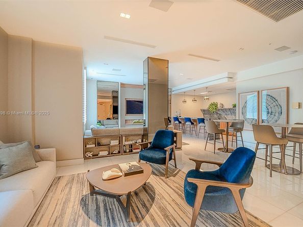 888 Brickell Key Dr 903, Miami FL 33131