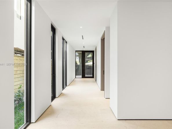 3144 Elizabeth St, Coconut Grove FL 33133