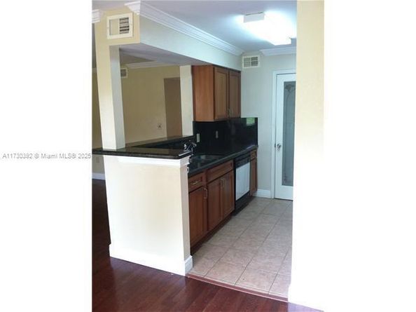 2371 NW 33rd St 702, Oakland Park FL 33309