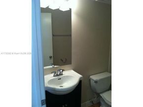 2371 NW 33rd St 702, Oakland Park FL 33309