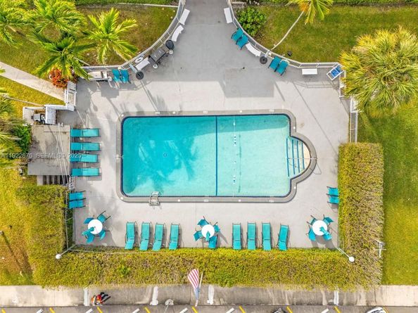 900 Atlantic Shores Blvd 105, Hallandale Beach FL 33009