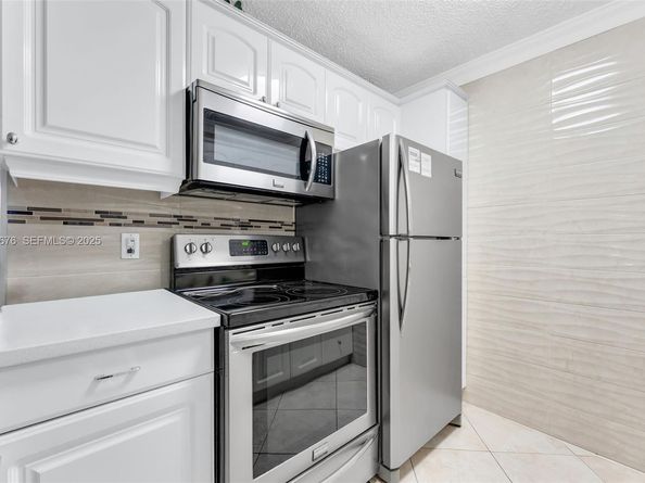 900 Atlantic Shores Blvd 105, Hallandale Beach FL 33009