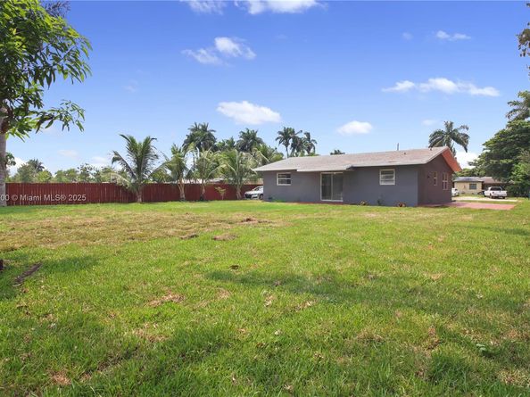 11715 NW 22nd Ct, Miami FL 33167