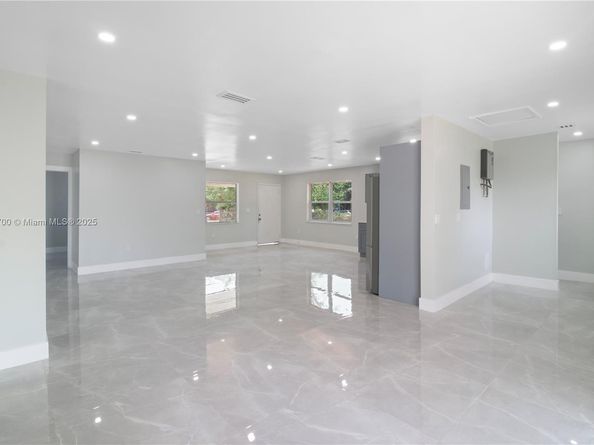 11715 NW 22nd Ct, Miami FL 33167