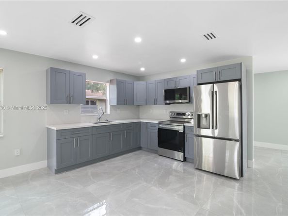 11715 NW 22nd Ct, Miami FL 33167