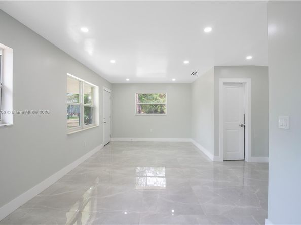 11715 NW 22nd Ct, Miami FL 33167