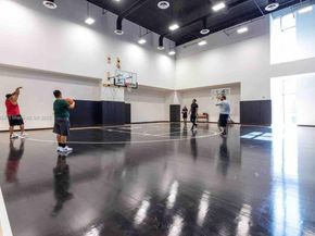 851 NE 1st Ave 503, Miami FL 33132