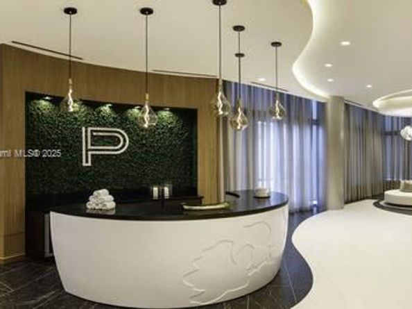 851 NE 1st Ave 503, Miami FL 33132