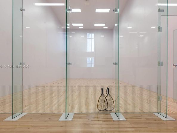 851 NE 1st Ave 503, Miami FL 33132