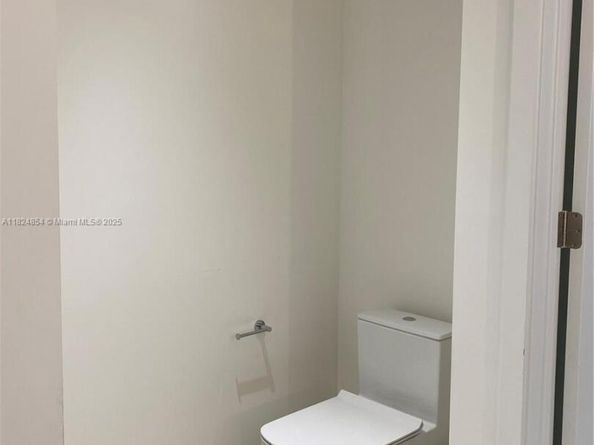 851 NE 1st Ave 503, Miami FL 33132