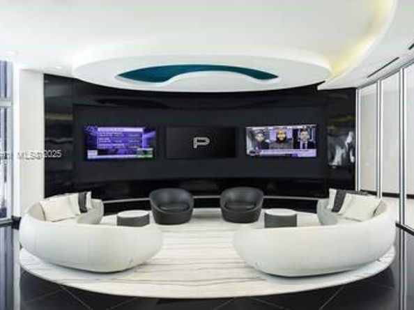 851 NE 1st Ave 503, Miami FL 33132