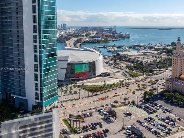 851 NE 1st Ave 503, Miami FL 33132