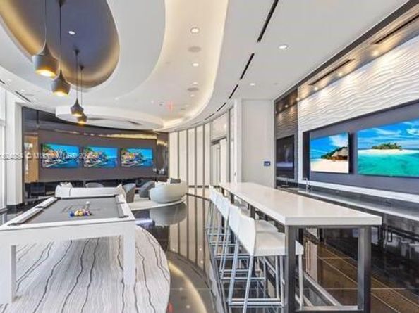 851 NE 1st Ave 503, Miami FL 33132