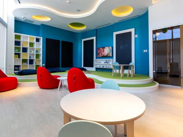 851 NE 1st Ave 503, Miami FL 33132