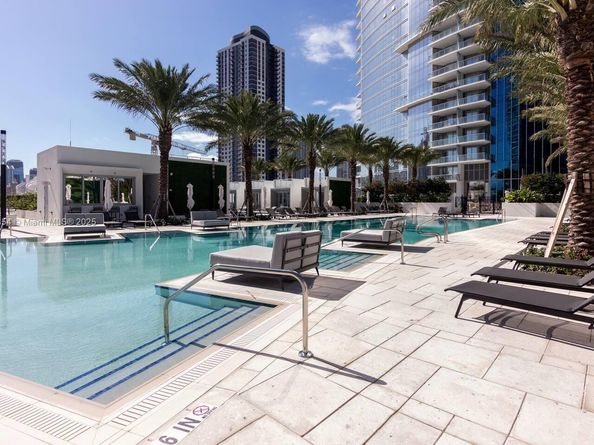 851 NE 1st Ave 503, Miami FL 33132