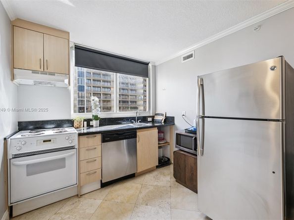 2951 S Bayshore Dr 917, Miami FL 33133