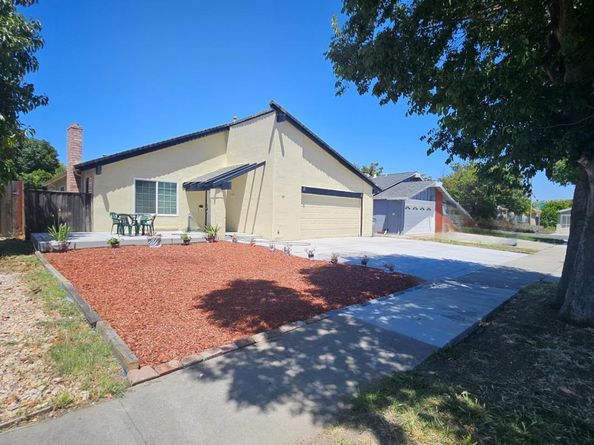 305 Lassenpark Circle, San Jose CA 95136