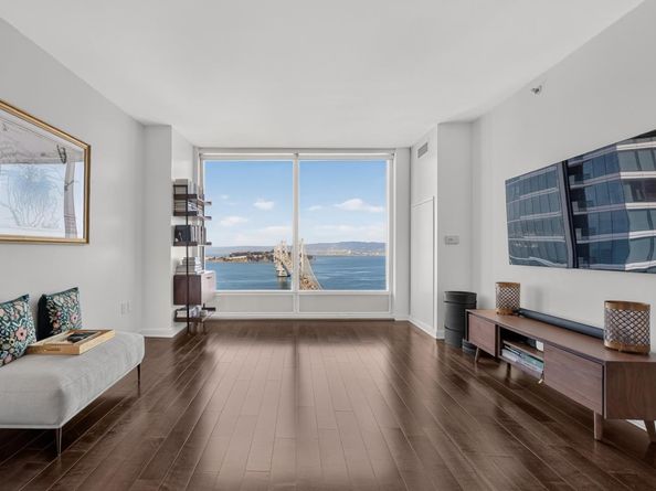 425 1st Street 3201, San Francisco CA 94105