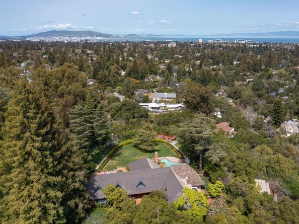 130 Reservoir Road, Hillsborough CA 94010