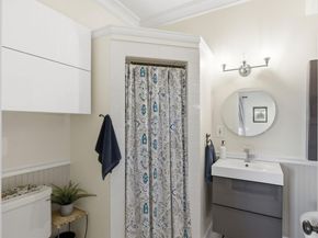 8 Central Court, Los Gatos CA 95030