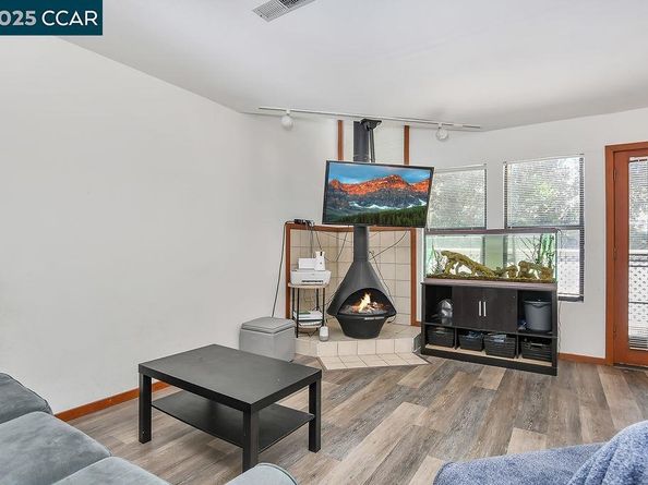 130 Creekside Court, El Sobrante CA 94803