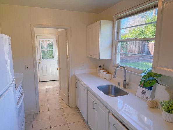 1031 Amarillo Avenue, Palo Alto CA 94303