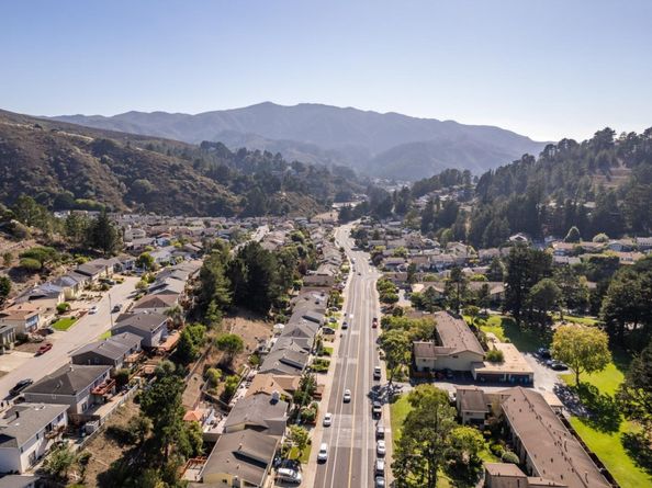 1136 Oddstad Boulevard, Pacifica CA 94044