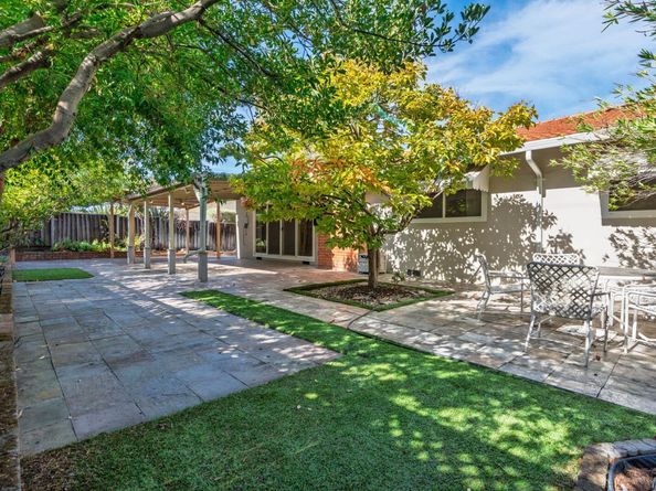 1014 W Homestead Road, Sunnyvale CA 94087