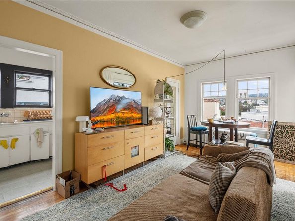 Grand, Oakland CA 94610