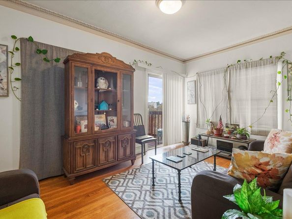 Grand, Oakland CA 94610