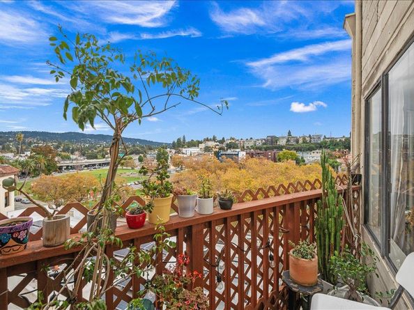 Grand, Oakland CA 94610