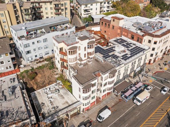 Grand, Oakland CA 94610