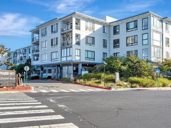 4 Anchor Drive F230, Emeryville CA 94608