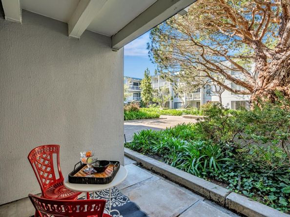 4 Anchor Drive F230, Emeryville CA 94608