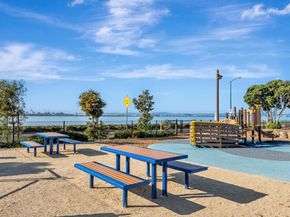 4 Anchor Drive F230, Emeryville CA 94608