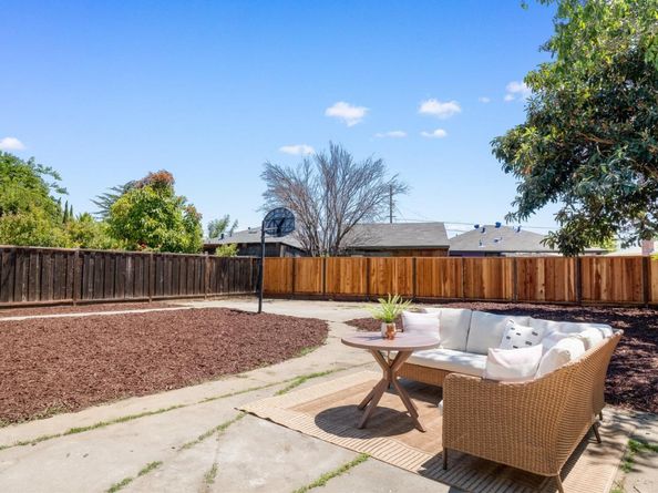 120 Abelia Way, East Palo Alto CA 94303