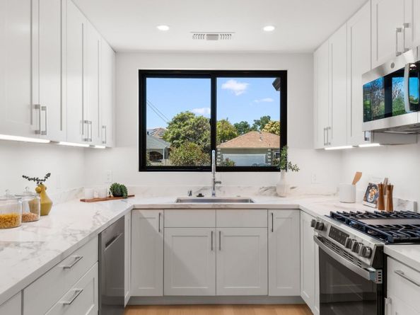 120 Abelia Way, East Palo Alto CA 94303