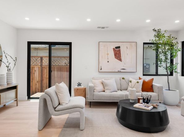 120 Abelia Way, East Palo Alto CA 94303
