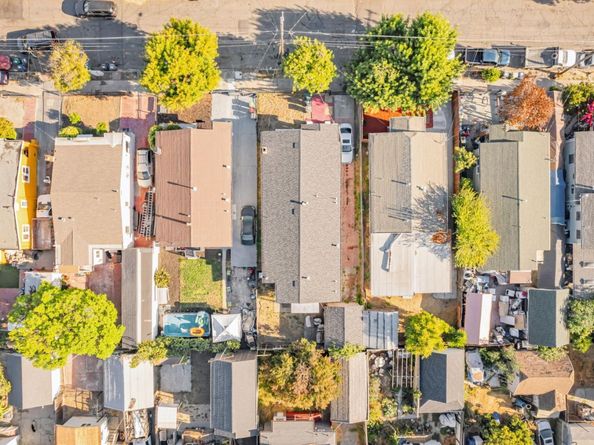 1521 80th Avenue, Oakland CA 94621