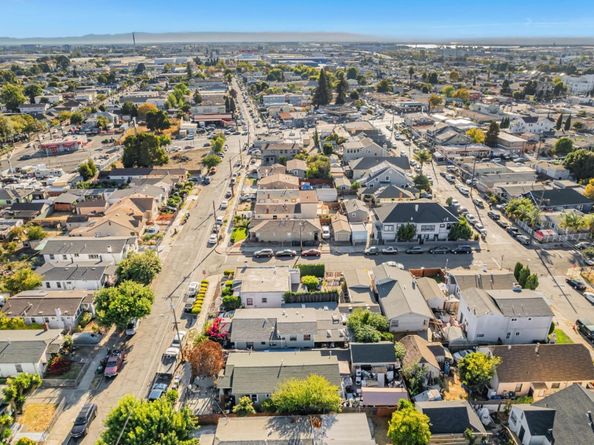 1521 80th Avenue, Oakland CA 94621