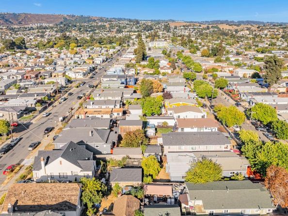1521 80th Avenue, Oakland CA 94621