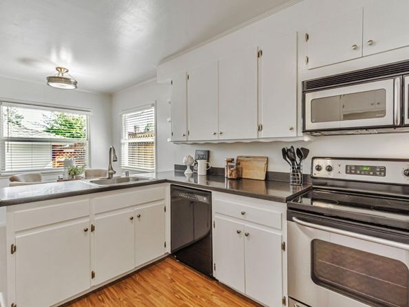 1400 Oakhurst Avenue, San Carlos CA 94070