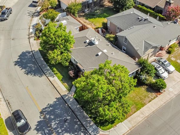 1400 Oakhurst Avenue, San Carlos CA 94070