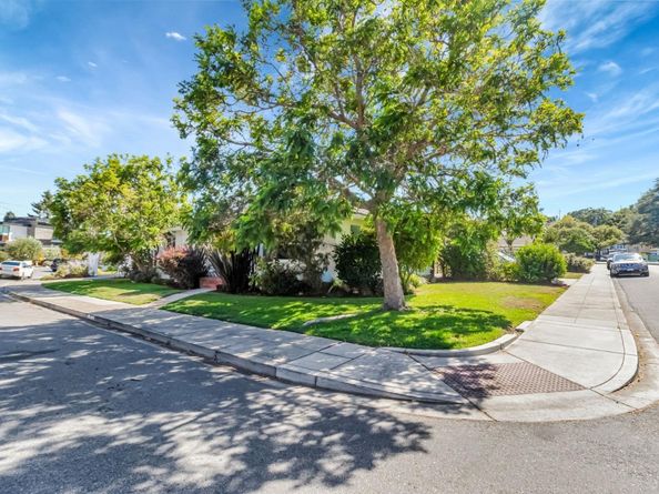 1400 Oakhurst Avenue, San Carlos CA 94070