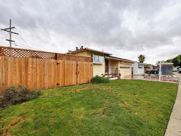 1094 Bermuda Drive, San Mateo CA 94403